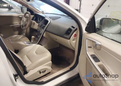 2012 Volvo Xc60 T6 R-Design Platinum z USA, uszkodzony, nr VIN YV4902DZ4C2264100